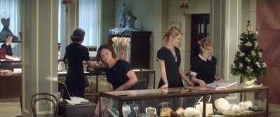 Ladies_in_Black_mp41354.jpg