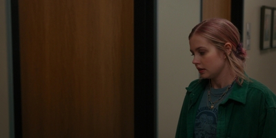 The_Last_Thing_He_Told_Me_S01E07_mkv0187.jpg