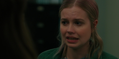 The_Last_Thing_He_Told_Me_S01E07_mkv1660.jpg
