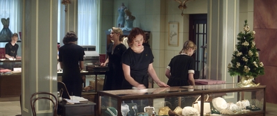 Ladies_in_Black_mp41350.jpg