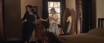 Ladies_in_Black_mp41975.jpg