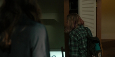 The_Last_Thing_He_Told_Me_S01E01_mkv0912.jpg