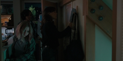 The_Last_Thing_He_Told_Me_S01E01_mkv1633.jpg