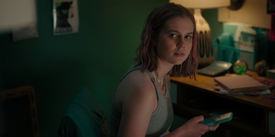 The_Last_Thing_He_Told_Me_S01E02_mkv2910.jpg