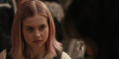 The_Last_Thing_He_Told_Me_S01E03_mkv0400.jpg