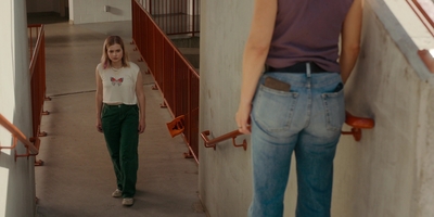 The_Last_Thing_He_Told_Me_S01E03_mkv0608.jpg