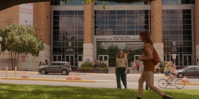 The_Last_Thing_He_Told_Me_S01E03_mkv0743.jpg