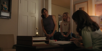 The_Last_Thing_He_Told_Me_S01E03_mkv1412.jpg