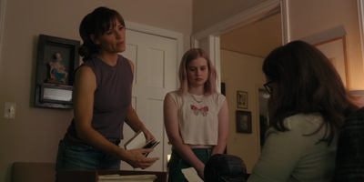The_Last_Thing_He_Told_Me_S01E03_mkv1425.jpg
