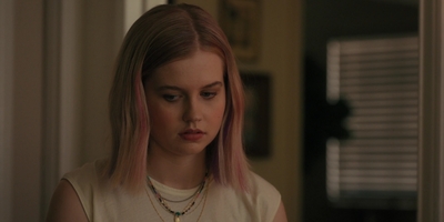 The_Last_Thing_He_Told_Me_S01E03_mkv1506.jpg
