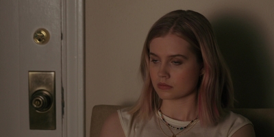 The_Last_Thing_He_Told_Me_S01E03_mkv1656.jpg
