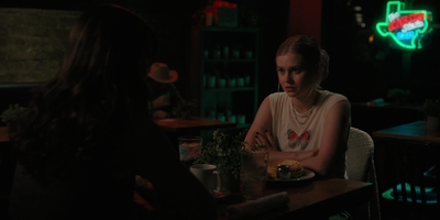 The_Last_Thing_He_Told_Me_S01E04_mkv0215.jpg