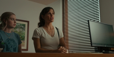 The_Last_Thing_He_Told_Me_S01E04_mkv0873.jpg