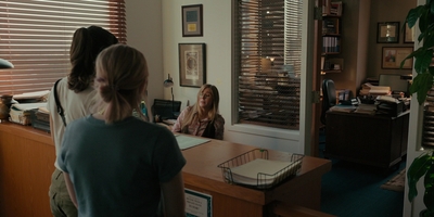 The_Last_Thing_He_Told_Me_S01E04_mkv0876.jpg