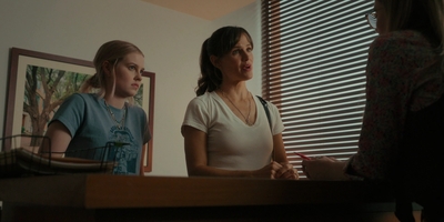 The_Last_Thing_He_Told_Me_S01E04_mkv0889.jpg
