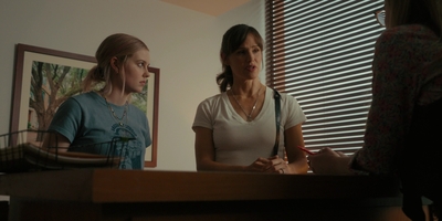 The_Last_Thing_He_Told_Me_S01E04_mkv0901.jpg