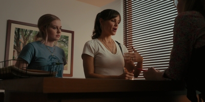 The_Last_Thing_He_Told_Me_S01E04_mkv0907.jpg