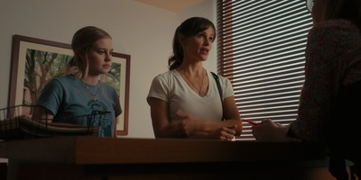 The_Last_Thing_He_Told_Me_S01E04_mkv0908.jpg