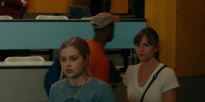 The_Last_Thing_He_Told_Me_S01E04_mkv1004.jpg