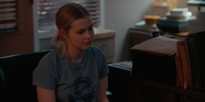The_Last_Thing_He_Told_Me_S01E04_mkv1292.jpg