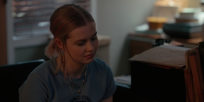 The_Last_Thing_He_Told_Me_S01E04_mkv1299.jpg