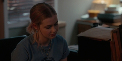 The_Last_Thing_He_Told_Me_S01E04_mkv1300.jpg