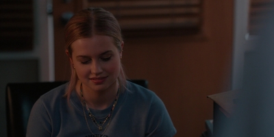 The_Last_Thing_He_Told_Me_S01E04_mkv1327.jpg