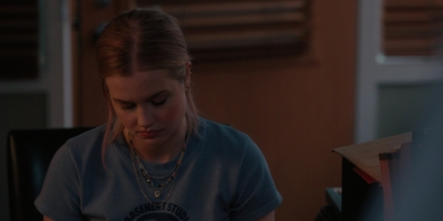 The_Last_Thing_He_Told_Me_S01E04_mkv1331.jpg