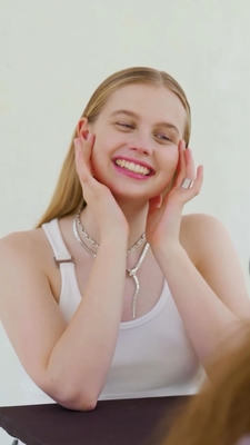 2024-03-06_-_Bec_Parsons_for_Elle_Australia_mp40875.jpg